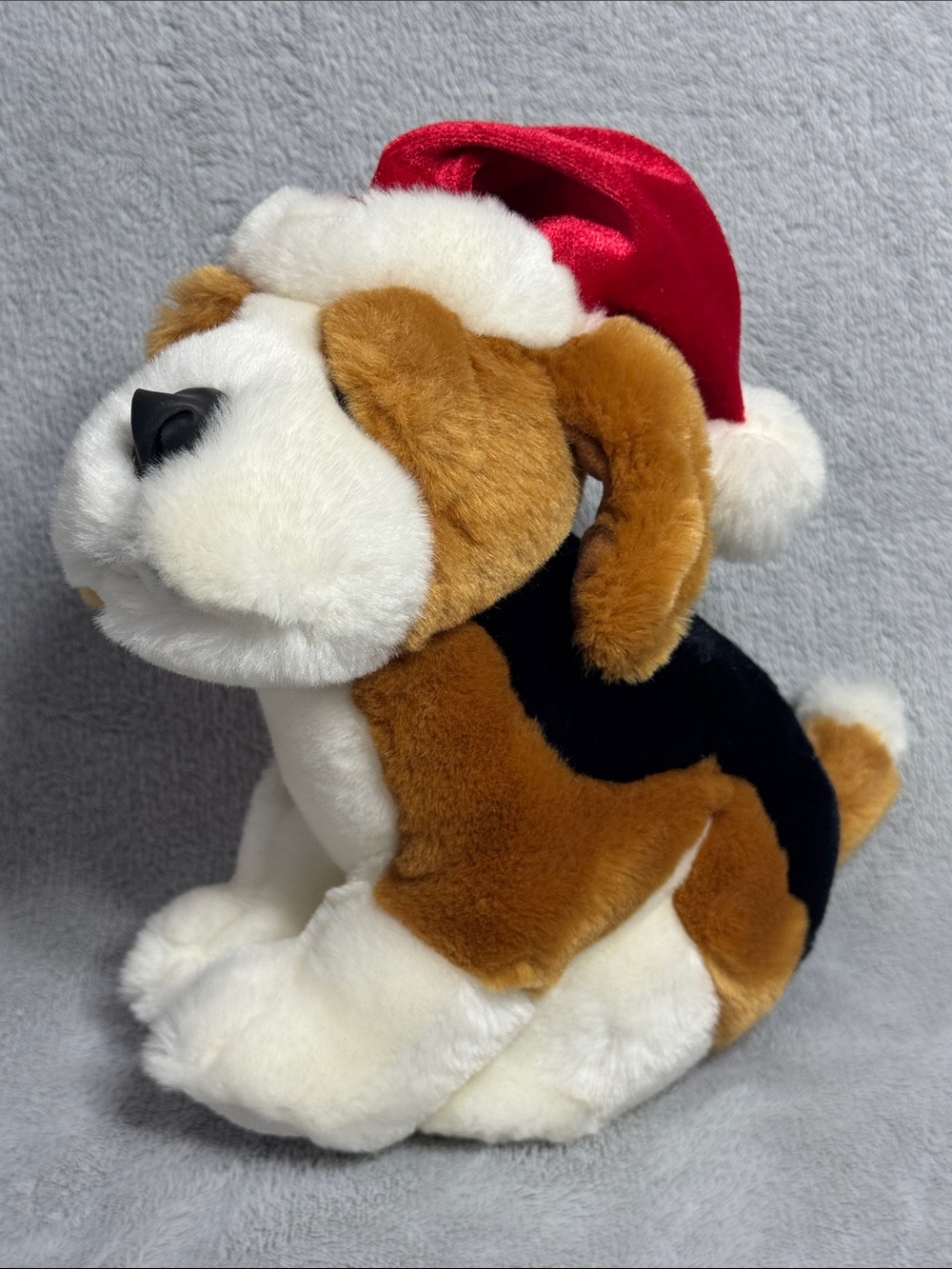 Russ Berrie Buddy Plus Beagle Santa Hat